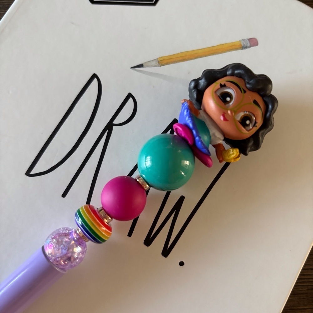 Disney Doorables: Encanto: Mirabel handmade beaded pen